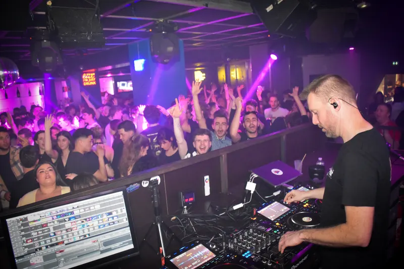 Photo de la soirée DJ Mast - Génération 2000 ✨