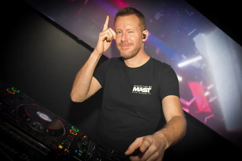Photo de la soirée DJ Mast - Génération 2000 ✨