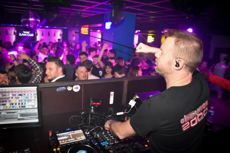 Photo de la soirée DJ Mast - Génération 2000 ✨