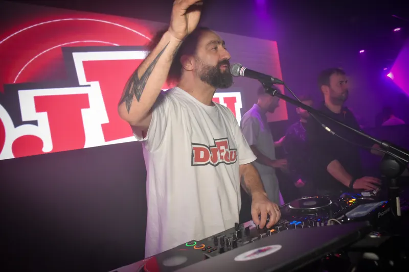 Photo de la soirée DJ Fou - Carrément Tubes 🎵