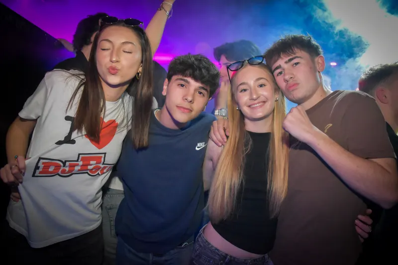 Photo de la soirée DJ Fou - Carrément Tubes 🎵