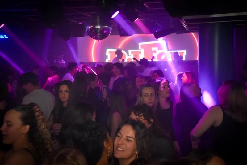 Photo de la soirée DJ Fou - Carrément Tubes 🎵