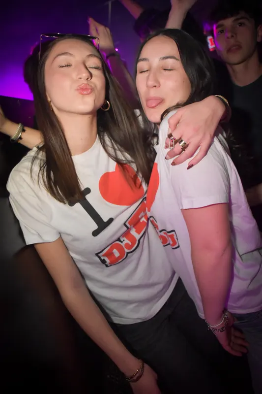 Photo de la soirée DJ Fou - Carrément Tubes 🎵