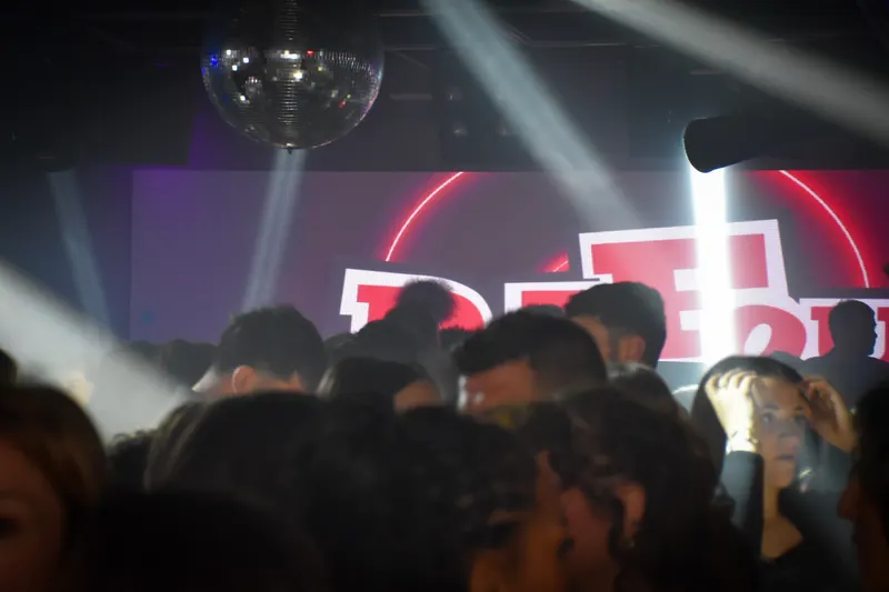 Photo de la soirée DJ Fou - Carrément Tubes 🎵