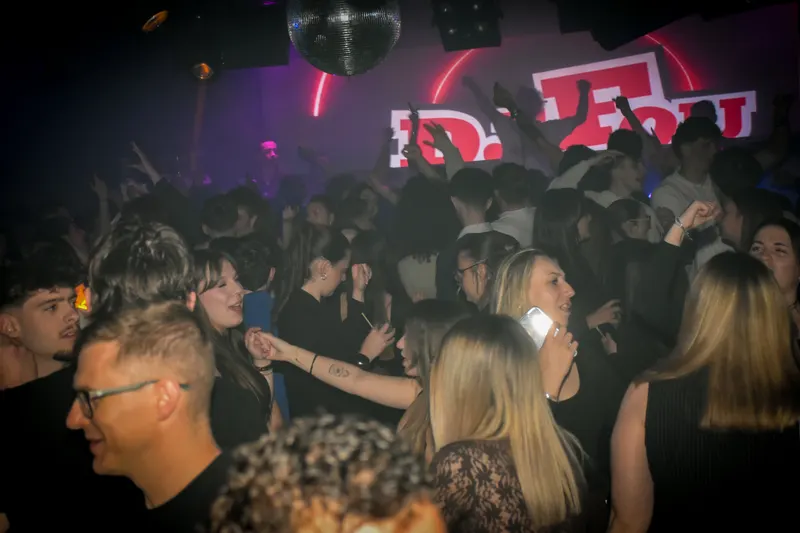 Photo de la soirée DJ Fou - Carrément Tubes 🎵